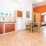 شقة Two-bedroom In Grebaštica