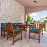 Two-bedroom In شقة *