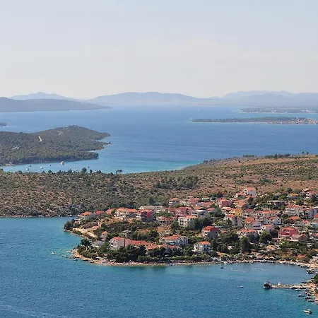 Two-bedroom In アパート