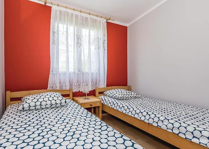 Two-bedroom In Apartman Grebastica